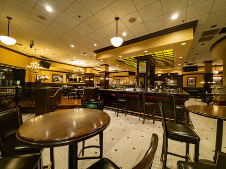 Las Vegas, MAY 6, 2020 - Special lockdown scene of a restaurant on the famous Las Vegas Stripのeditorial素材