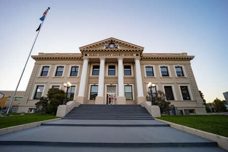 Elko, AUG 9, 2020 - Afternoon view of the Elko County Court Houseのeditorial素材