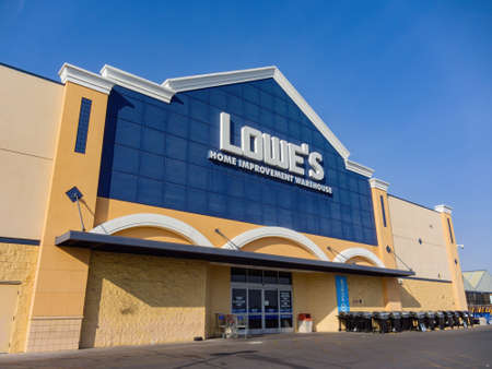 Las Vegas, SEP 27, 2020 - Sunny exterior view of the Lowe's Home Improvementのeditorial素材