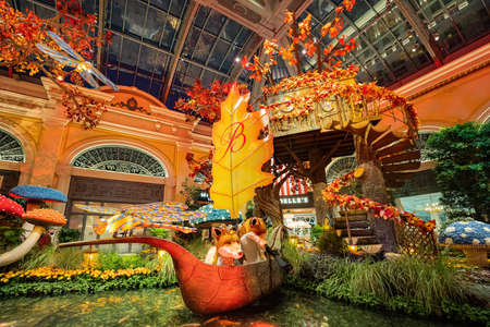 Las Vegas, OCT 30, 2020 - Autumn theme of the famous Bellagio Conservatory and Botanical Gardensのeditorial素材