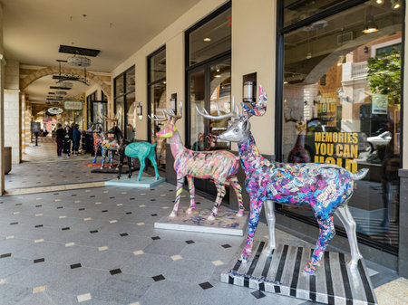 Las Vegas, JAN 18, 2021 - Exterior view of the ART 2 art Gallery in Tivoli Villageのeditorial素材