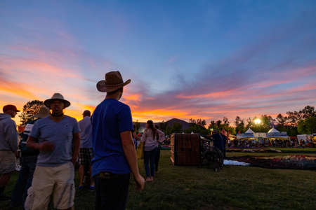 Temecula, MAY 29, 2015 - People is waiting for the Temecula Valley Balloon and Wine Festivalのeditorial素材