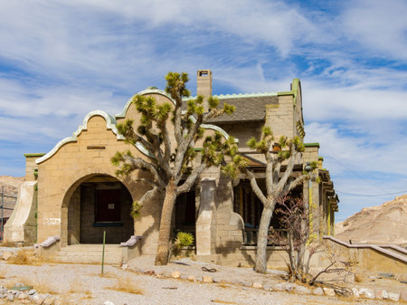 Sunny view of the abandon building in Rhyolite area at Nevadaの写真素材