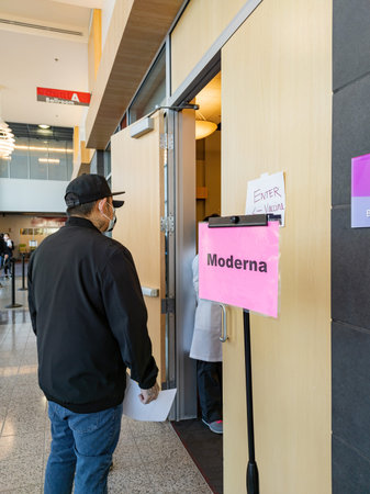 Las Vegas, MAR 30, 2021 - People queueuing for the vaccination