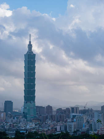 Sunset high angle view of the Xinyi District at Taipei, Taiwanのeditorial素材