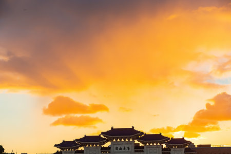 Taipei, JUL 29, 2012 - Sunny view of the Liberty Square Archのeditorial素材