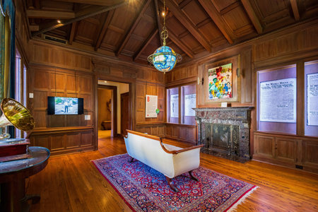 Tulsa, NOV 12 2021 -Interior view of the main building of Philbrook Museum of Artのeditorial素材