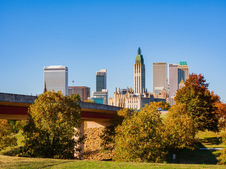 Tulsa, NOV 12 2021 - Beautiful skyline view from the Maple Parkのeditorial素材