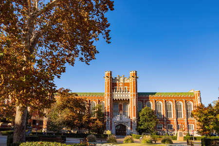 Exterior view of the Bizzell Memorial Library at Oklahomaの写真素材