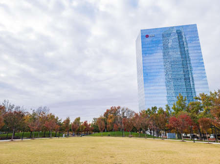 Oklahoma, NOV 16 2021 - Daytime overcast view of downtown cityscapeのeditorial素材