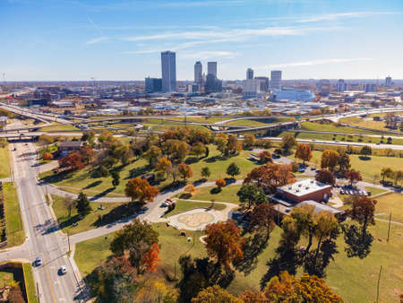 Aerial view of the beautiful fall color of the Owen Park and downtown at Tulsa, Oklahomaのeditorial素材