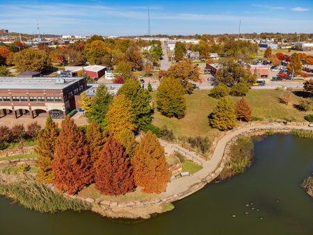 Aerial view of the fall color of Veterans Park at Tulsa, Oklahomaのeditorial素材