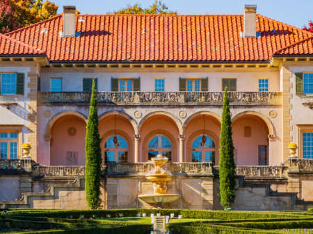 Beautiful fall color in the famous Philbrook Museum of Art at Tulsa, Oklahomaのeditorial素材