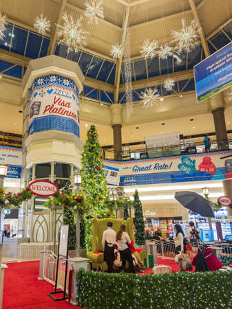 Oklahoma, DEC 2, 2021 - Interior view of the Penn Square Mallのeditorial素材