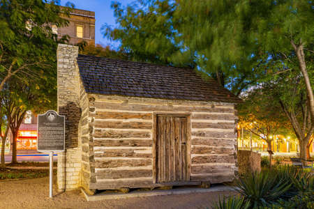 Night view of the Log Cabin Pioneers at Texas, USAのeditorial素材