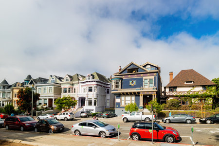 San Francisco, AUG 14 2015 - Sunny view of the famous Painted Ladiesのeditorial素材