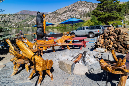 California, AUG 8 2016 - Beautiful art crafts saw at Gull Lake in Jun Lake loopのeditorial素材