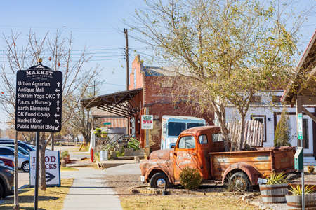 Oklahoma, DEC 5 2021 - Sunny view of the Delmar Gardensのeditorial素材