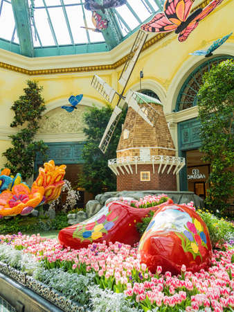 Las Vegas, MAY 12 2021 - Daytime view of the spring theme of Bellagio Conservatory and Botanical Gardensのeditorial素材