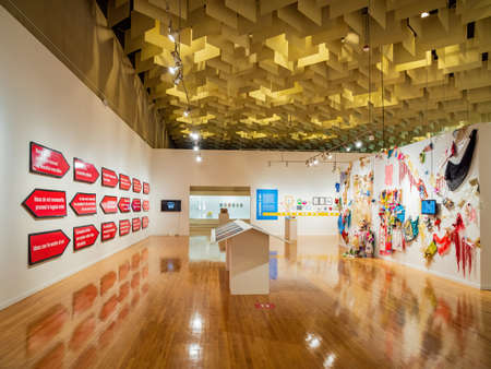 Las Vegas, MAY 8 2021 - Interior view of the Marjorie Barrick Museum of Art in UNLVのeditorial素材