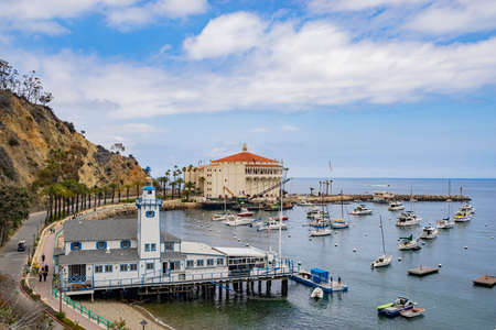 Los Angeles, MAY 15 2016 - Sunny view of the Yacht Club and Avalon Bayのeditorial素材