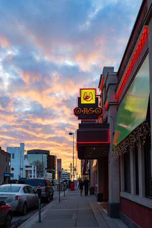 Alaska, MAR 22 2015 - Sunset exterior view of the cityscape of Anchorage downtownのeditorial素材