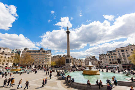 London, APR 17 2016 - Sunny view of the Trafalgar Squareのeditorial素材