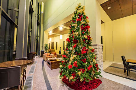 Oklahoma, DEC 18 2021 - Interior view of the OUHSC Allied Health with a Christmas treeのeditorial素材