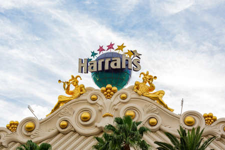 Las Vegas, AUG 6 2015 - Close up the sign of Harrahs Casinoのeditorial素材