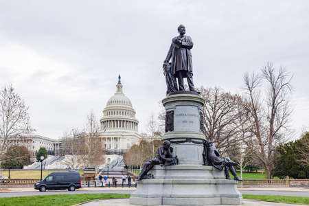 Washington DC, MAR 30 2022 - Overcast view of the United States Capitol with Ulysses S. Grant Memorialのeditorial素材
