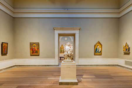 Washington DC, MAR 31 2022 - Interior view of the National Gallery of Artのeditorial素材