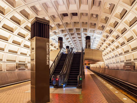 Washington DC, MAR 31 2022 - Interior view of the Eastern Market metro stationのeditorial素材