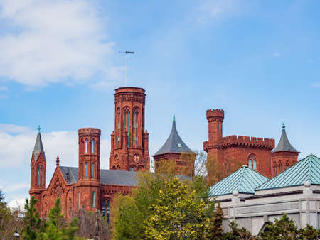 Sunny exterior view of the Smithsonian Castle at Washington DCのeditorial素材