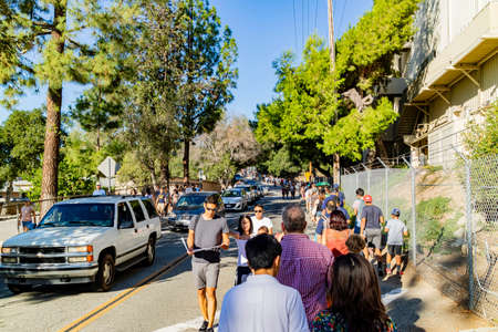 Los Angeles, OCT 11 2015 - Peopl walking towards to the NASA JPLのeditorial素材