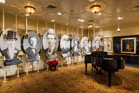 Missouri, OCT 29 2022 - Interior view of the TITANIC Museum Attractionのeditorial素材