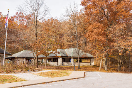 Missouri, OCT 29 2022 - Exterior view of the Ha Ha Tonka visitor center signのeditorial素材