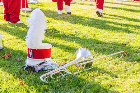 Oklahoma, OCT 15 2022 - Close up shot of a hat of student Marching Bandのeditorial素材