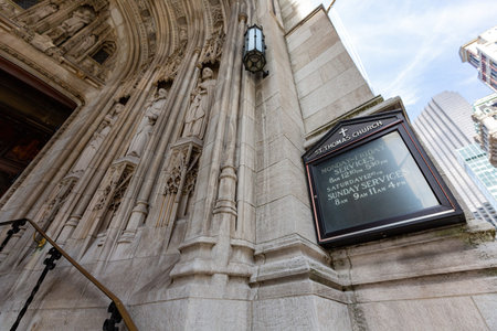 New York, SEP 15 2014 - Exterior view of the St. Patrick's Cathedralのeditorial素材