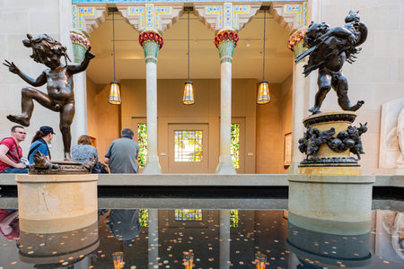New York, SEP 16 2014 - Interior view of The Metropolitan Museum of Artのeditorial素材