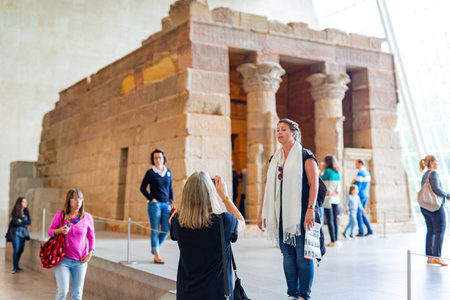 New York, SEP 16 2014 - Interior view of The Metropolitan Museum of Artのeditorial素材