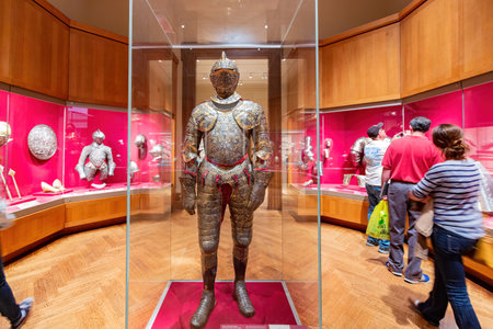 New York, SEP 16 2014 - Interior view of The Metropolitan Museum of Artのeditorial素材