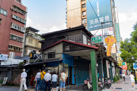 Taipei, SEP 18 2010 - Sunny view of the cityscape of Daan Districtのeditorial素材
