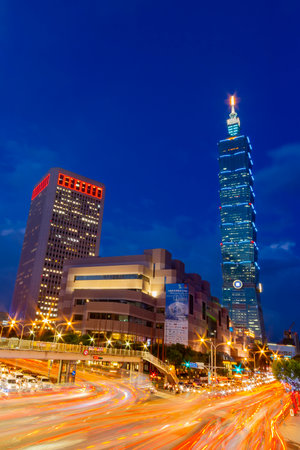 Taiwan, AUG 20 2010 - Night exterior view of the Taipei 101 and cityscapeのeditorial素材