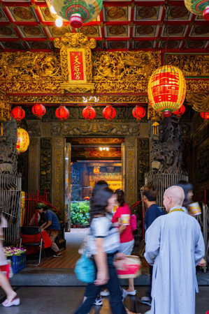 Taipei, FEB 12 2010 - Exterior view of the Taipei Tianhou Templeのeditorial素材