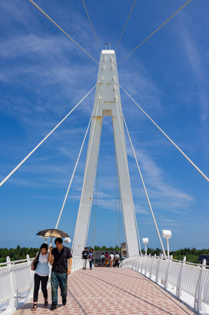Taipei, FEB 11 2010 - Sunny view of the Lover's Bridge of Tamsui Fisherman's Wharfのeditorial素材