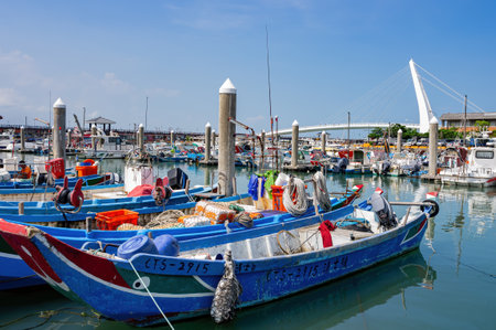 Taipei, FEB 11 2010 - Sunny view of the Lover's Bridge of Tamsui Fisherman's Wharfのeditorial素材