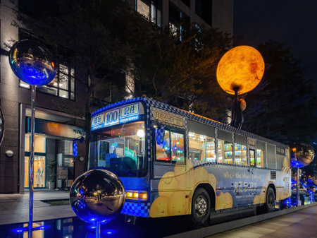 Taipei, JAN 1 2023 - Night view of the Jimmyâs Moon Busのeditorial素材