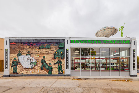 New Mexico, NOV 24 2022 - Overcast view of the Invasion Station gift shopのeditorial素材
