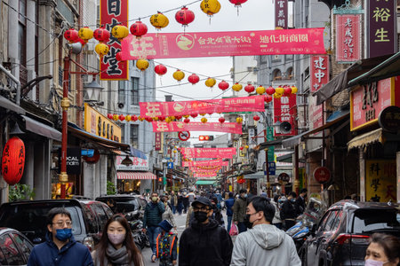 Taipei, DEC 31 2022 - Walking in the busy Dihua New Year Marketのeditorial素材