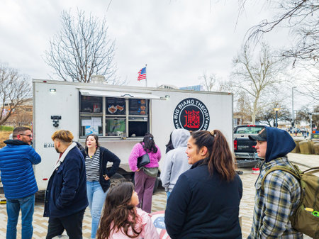 Oklahoma, JAN 21 2023 - Many people waiting for the Big bang theory Chinese food truckのeditorial素材